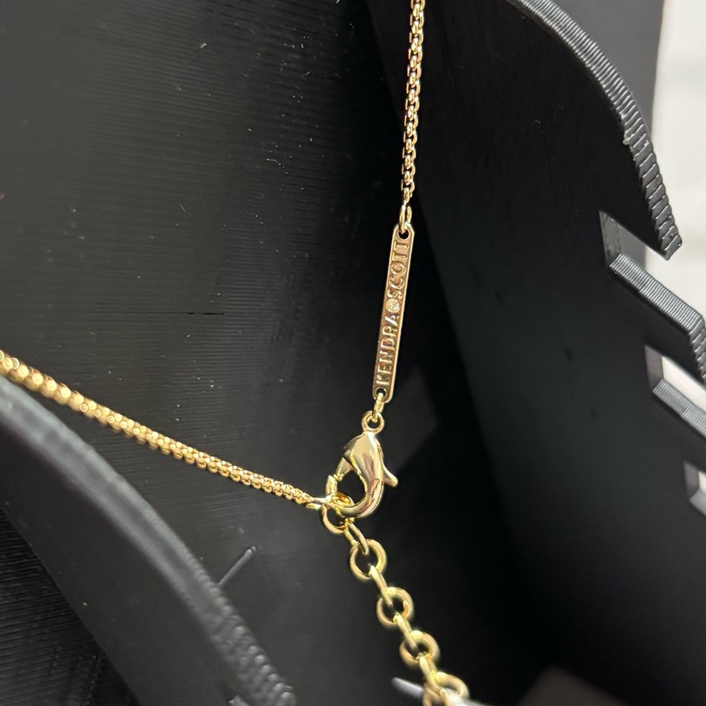 Kendra Scott Leanor Necklace - Picture 6 of 7